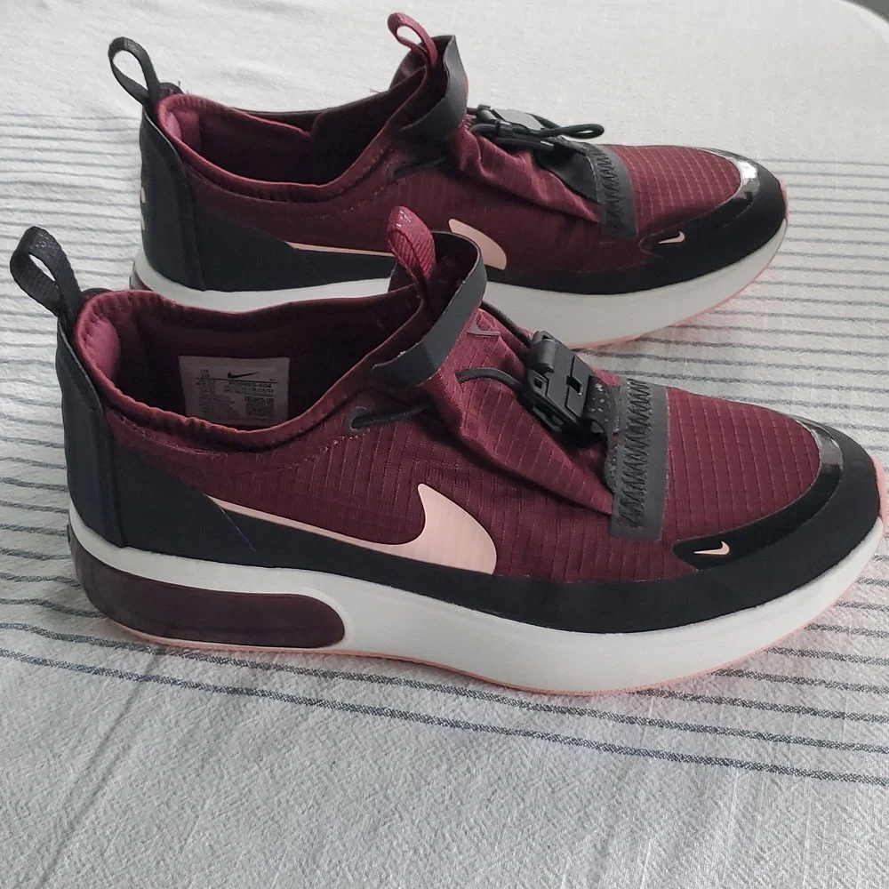 🌴 Nike Air Max Dia Winter Night Maroon Athletic Sneakers Size 10